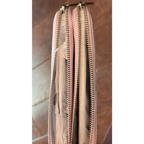 Lululemon Curved Wristlet Clutch W9FZ4S in MEPK Meadowsweet Pink NWT - Picture 5 of 13